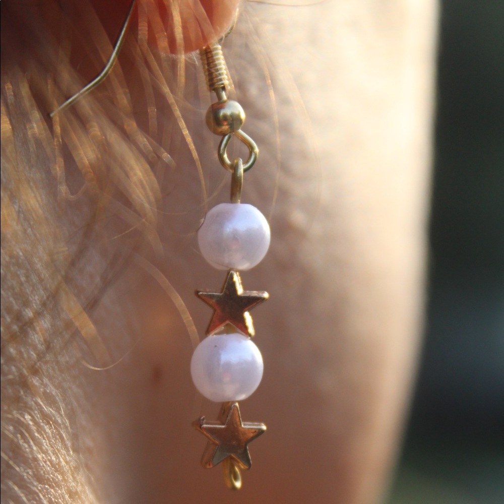 PEARL AND STAR EARRING
